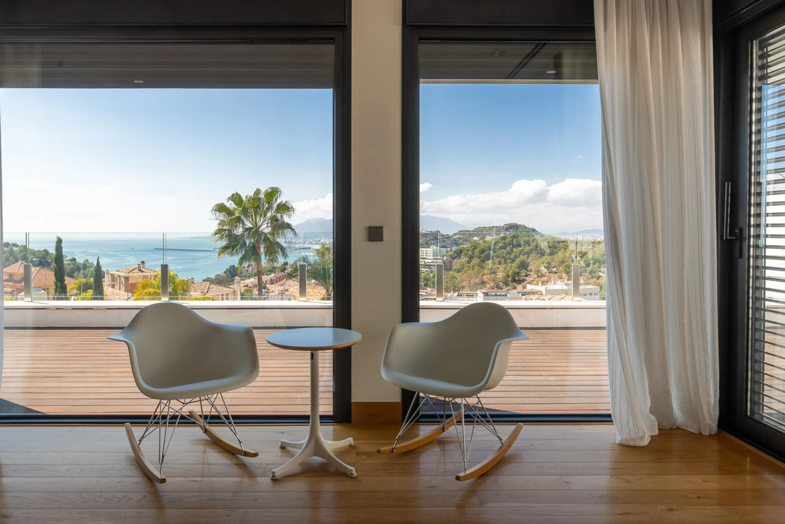 Designervilla mit Panoramablick über die Bucht in Parque Clavero, Málaga