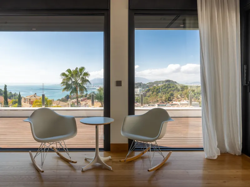 Designervilla mit Panoramablick über die Bucht in Parque Clavero, Málaga
