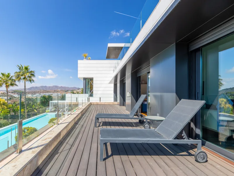 Designervilla mit Panoramablick über die Bucht in Parque Clavero, Málaga