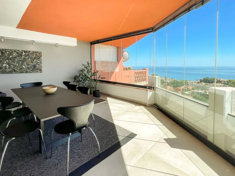 Designer penthouse with panoramic views