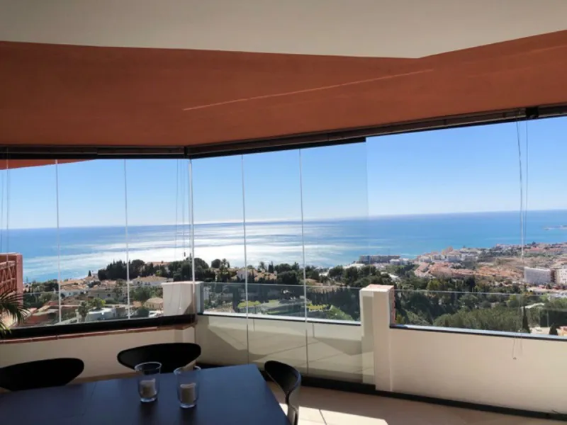 Designer penthouse with panoramic views