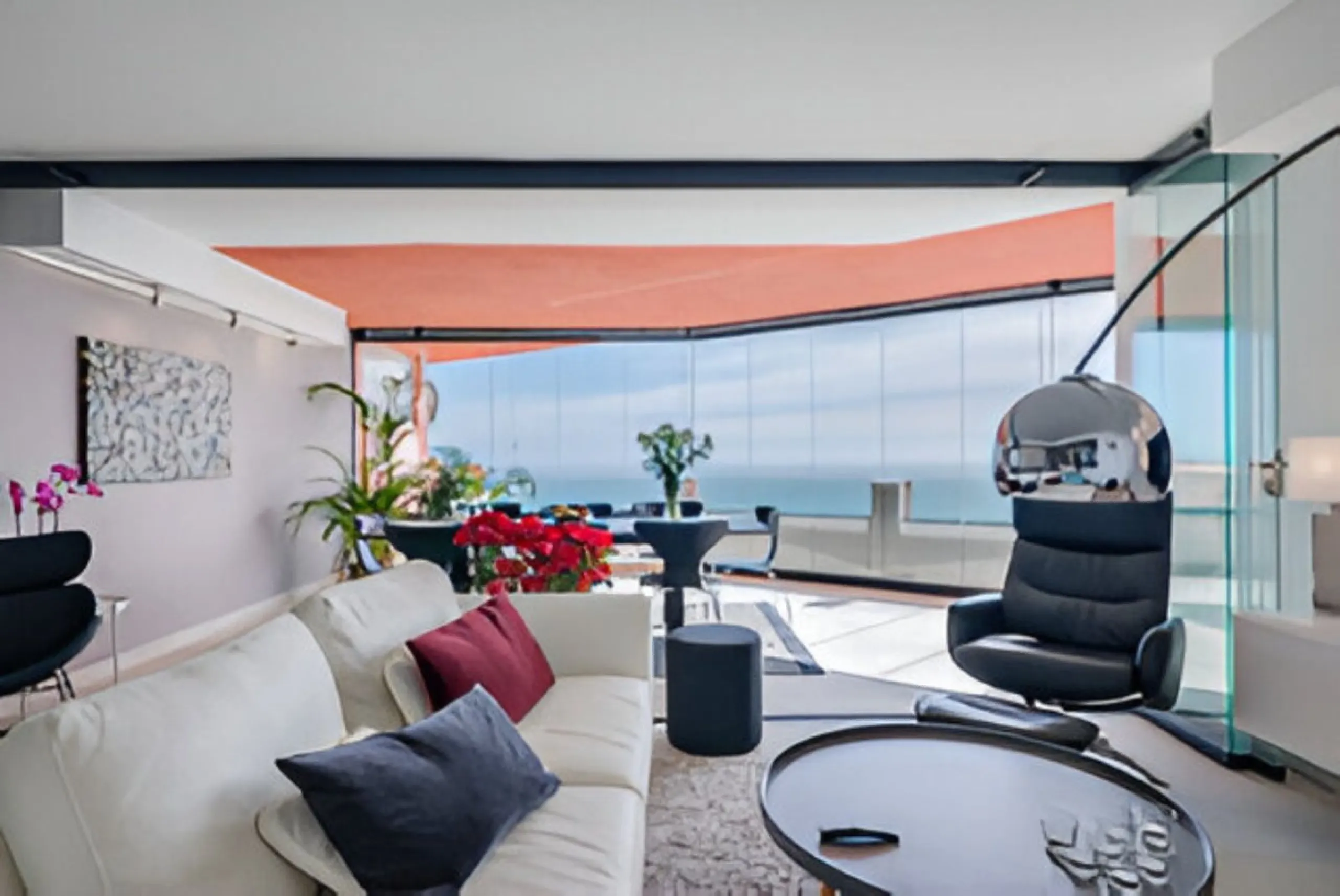 Designer penthouse with panoramic views