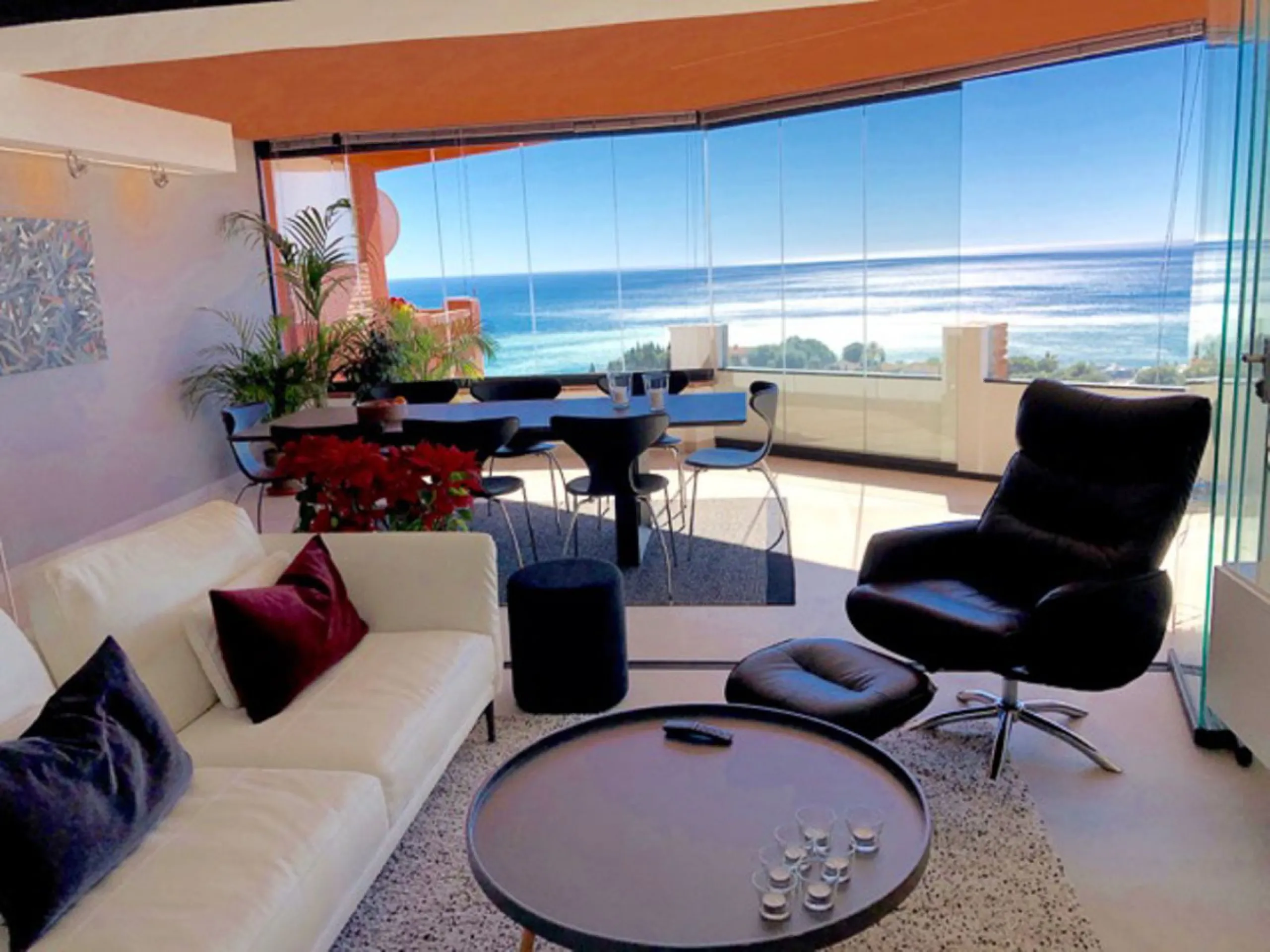 Designer penthouse with panoramic views