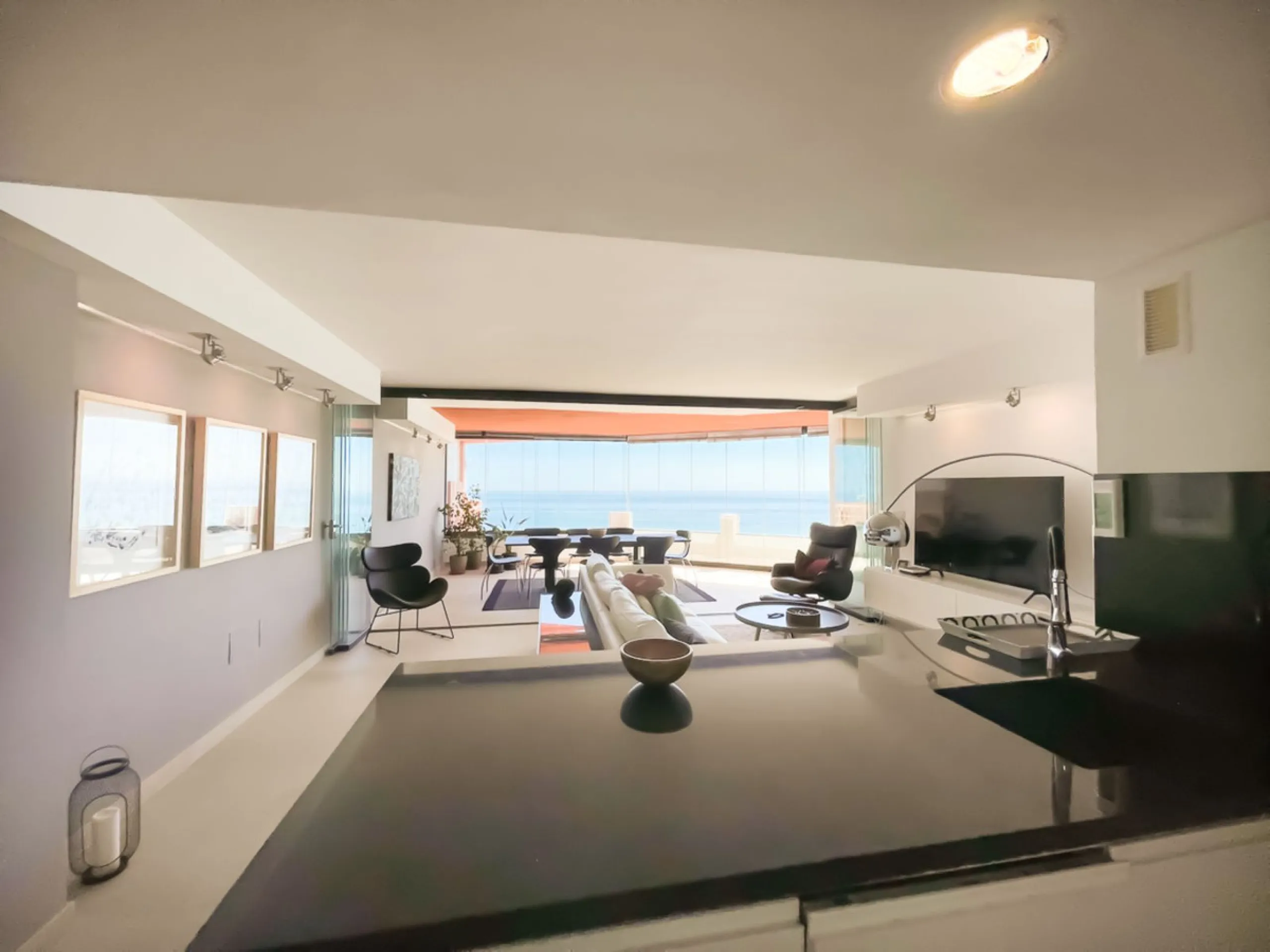 Designer penthouse with panoramic views