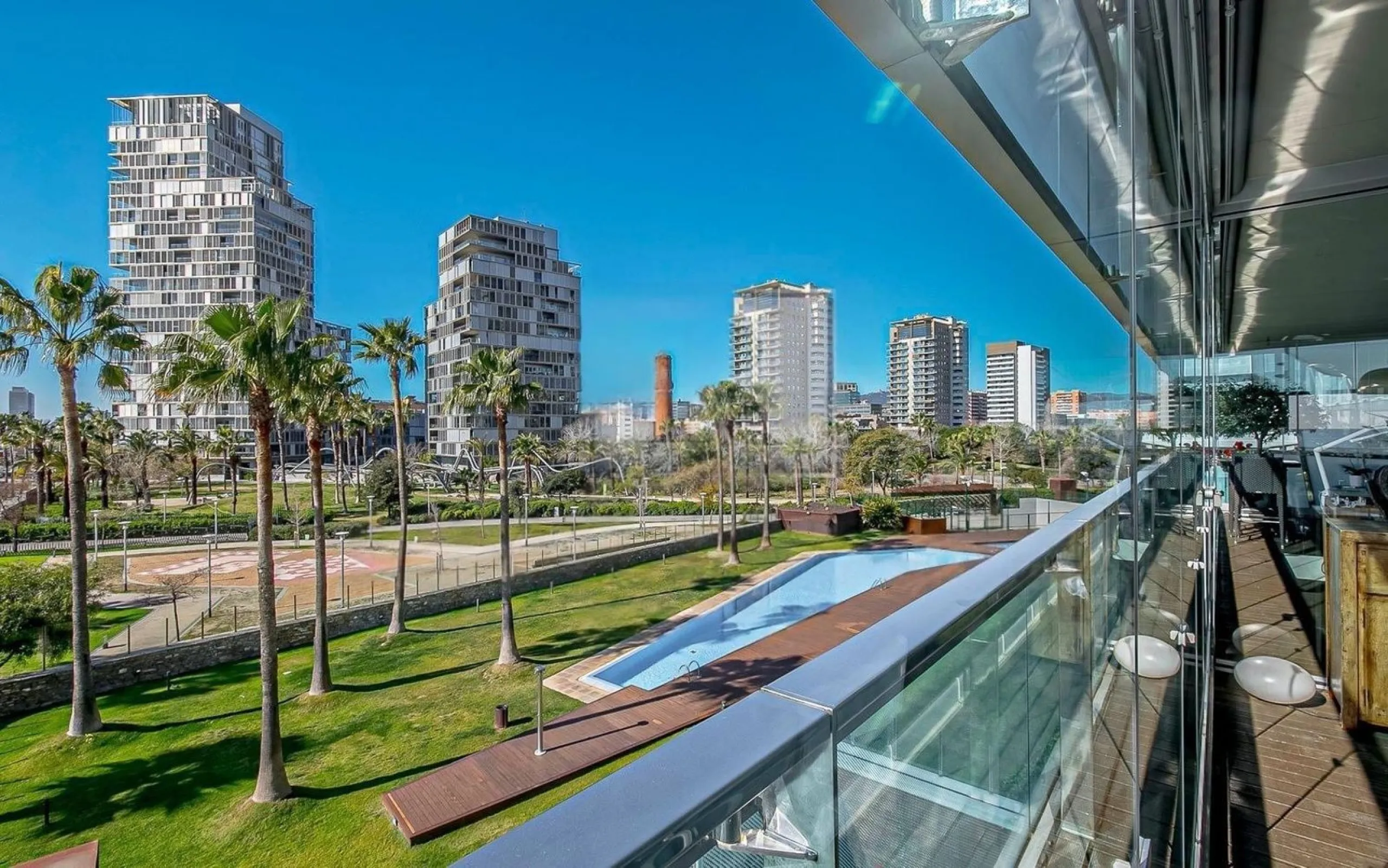 Exclusive beachfront apartment on Paseo García Faria, Barcelona