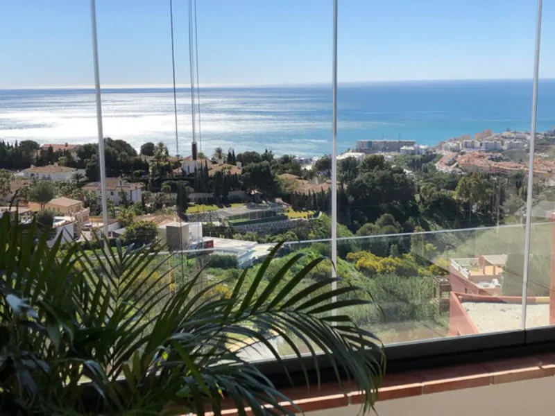 Designer penthouse with panoramic views