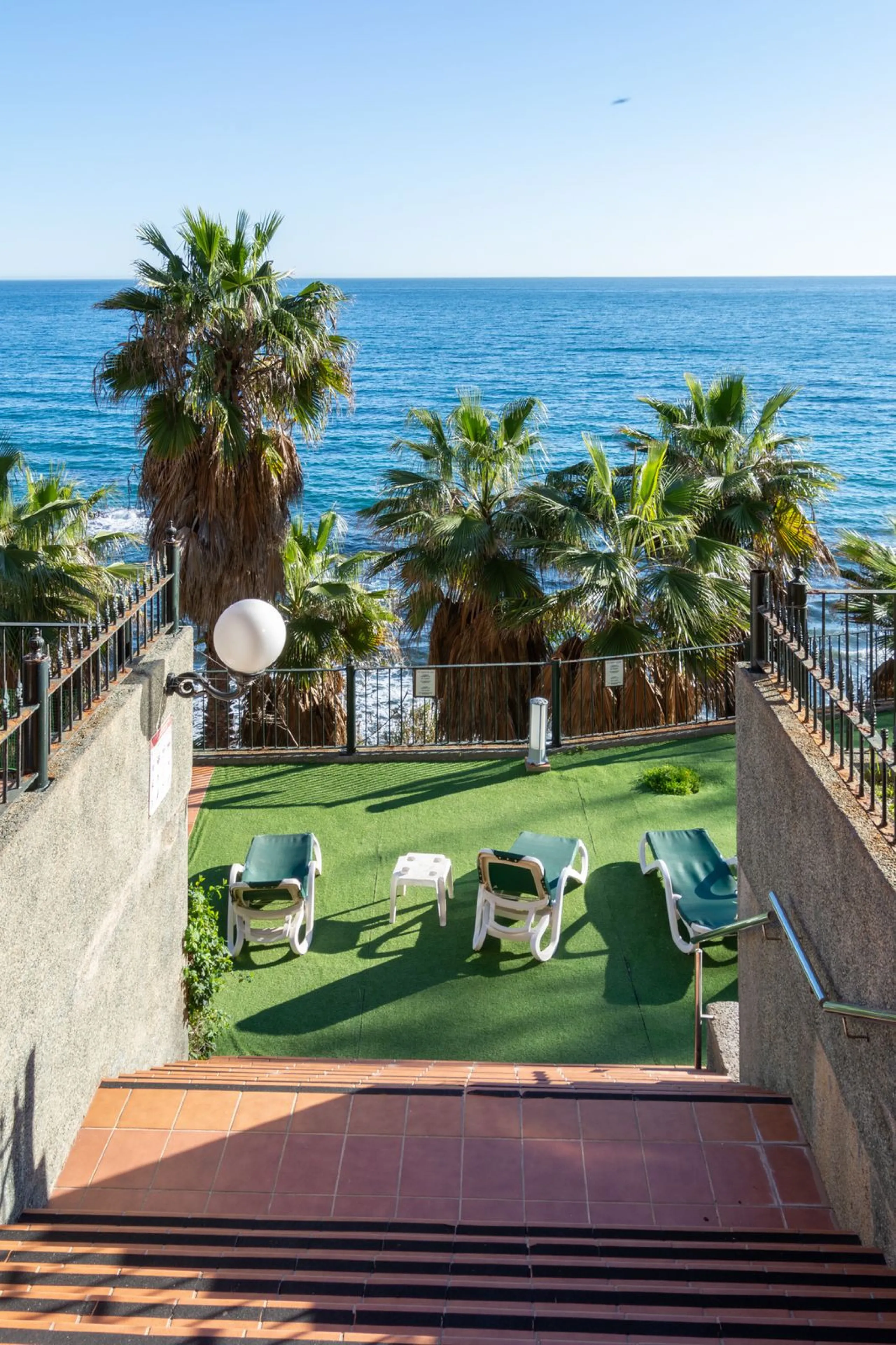 Beeindruckende Strand-Wohnung mit 3 Schlafzimmern in erstklassiger Lage Torrequebrada, mit weitreichendem und ungehindertem Blick auf das Mittelmeer