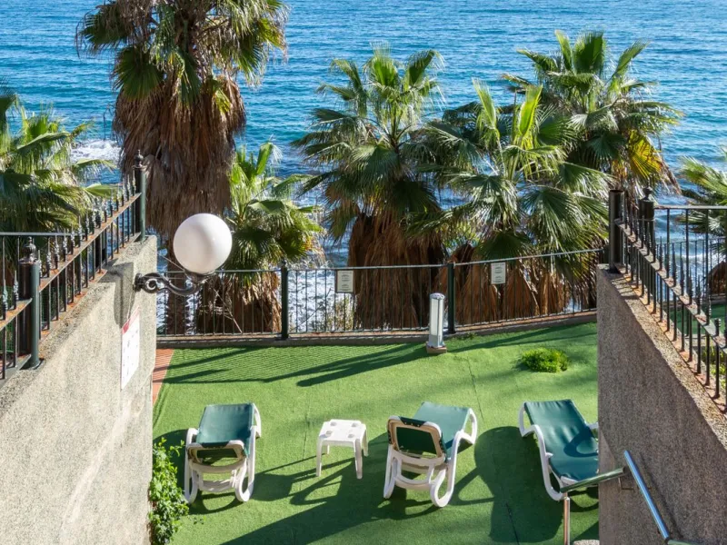 Beeindruckende Strand-Wohnung mit 3 Schlafzimmern in erstklassiger Lage Torrequebrada, mit weitreichendem und ungehindertem Blick auf das Mittelmeer