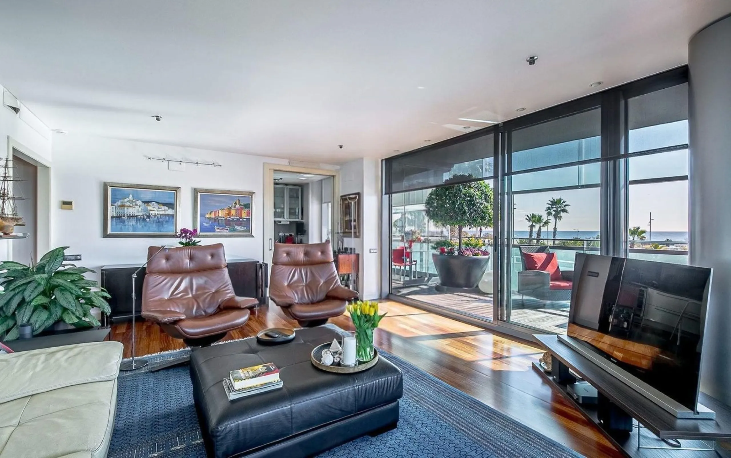 Exclusive beachfront apartment on Paseo García Faria, Barcelona
