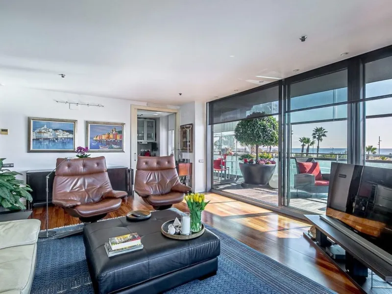 Exclusive beachfront apartment on Paseo García Faria, Barcelona
