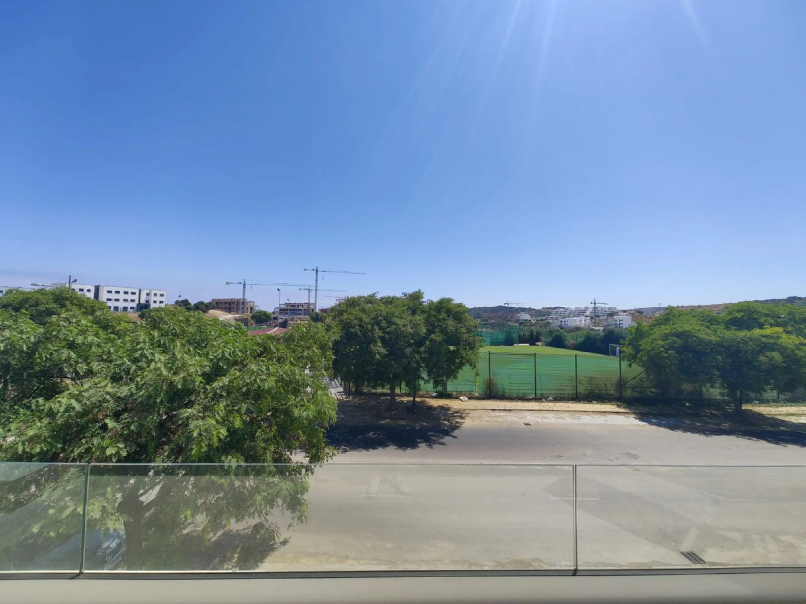 Apartment - Middle Floor Apartment в продаже в Estepona, Málaga. В доме 3 спален и 2 ванных комнат. Площадь дома 217 м²
