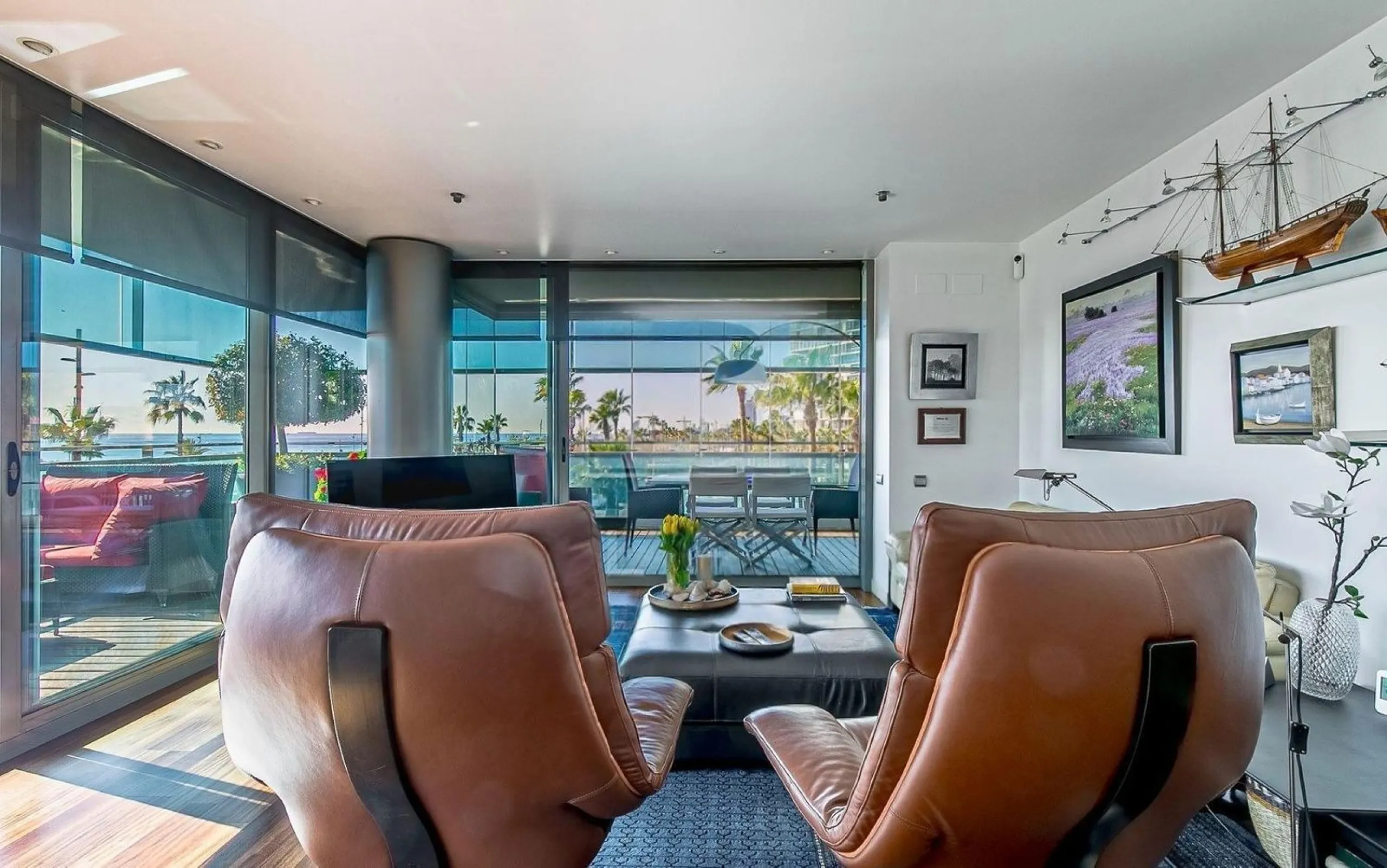 Exclusive beachfront apartment on Paseo García Faria, Barcelona