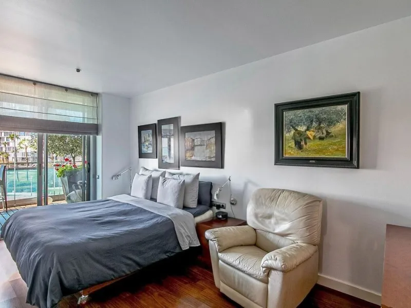 Exclusive beachfront apartment on Paseo García Faria, Barcelona