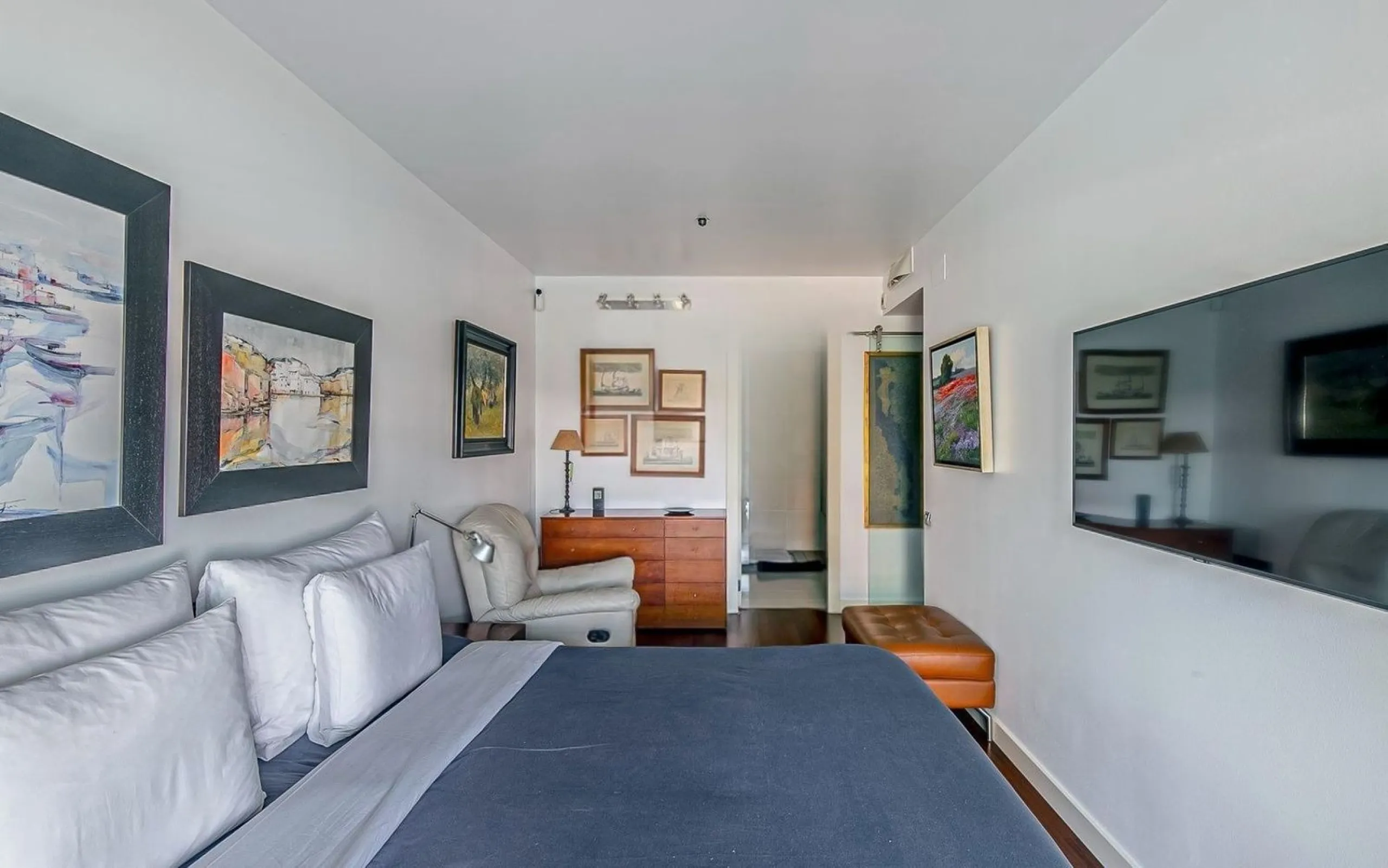 Exclusive beachfront apartment on Paseo García Faria, Barcelona