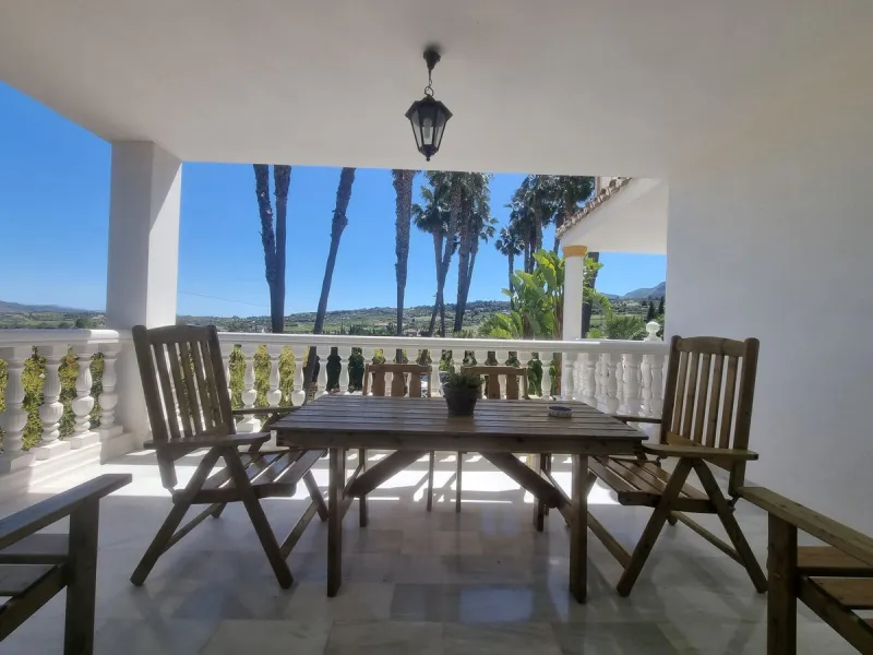 Beautiful country house in Alhaurín El Grande. Located very close to the town, this charming estate offers excellent access and spectacular open views of the valley and the Sierra of Alhaurín El Grande.