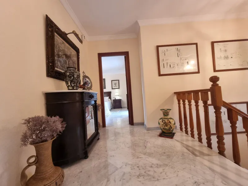 Beautiful country house in Alhaurín El Grande. Located very close to the town, this charming estate offers excellent access and spectacular open views of the valley and the Sierra of Alhaurín El Grande.