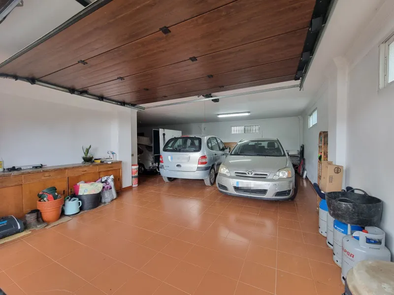 Beautiful country house in Alhaurín El Grande. Located very close to the town, this charming estate offers excellent access and spectacular open views of the valley and the Sierra of Alhaurín El Grande.