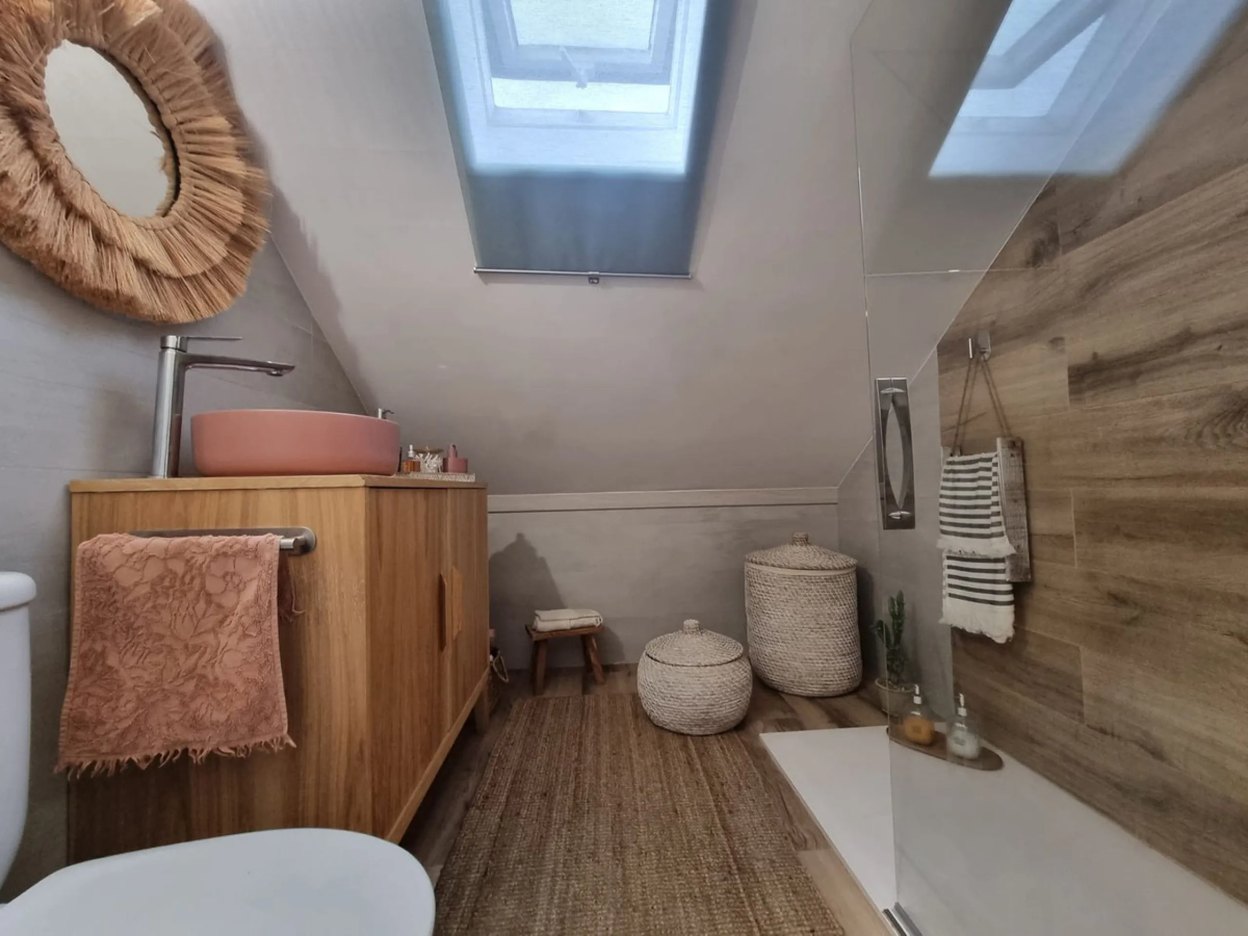 Beautiful country house in Alhaurín El Grande. Located very close to the town, this charming estate offers excellent access and spectacular open views of the valley and the Sierra of Alhaurín El Grande.