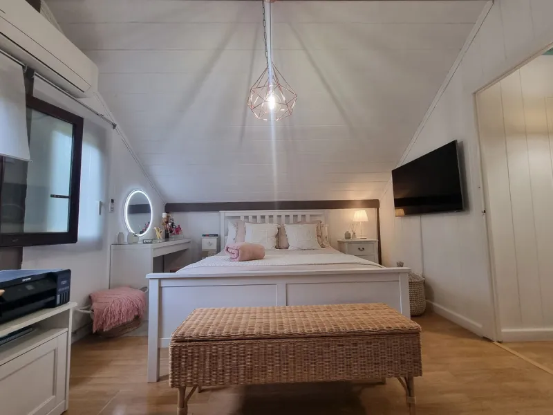Beautiful country house in Alhaurín El Grande. Located very close to the town, this charming estate offers excellent access and spectacular open views of the valley and the Sierra of Alhaurín El Grande.