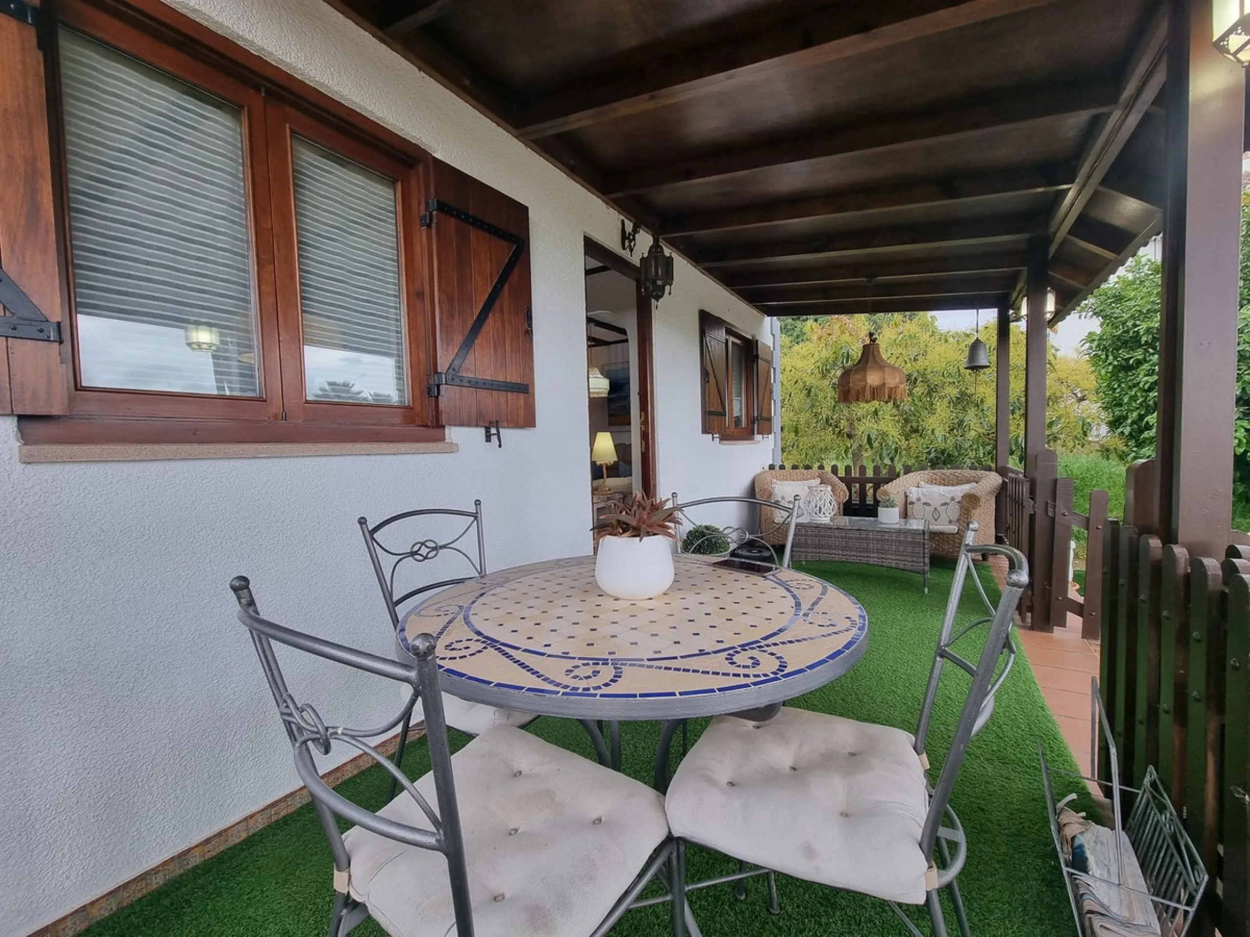 Beautiful country house in Alhaurín El Grande. Located very close to the town, this charming estate offers excellent access and spectacular open views of the valley and the Sierra of Alhaurín El Grande.
