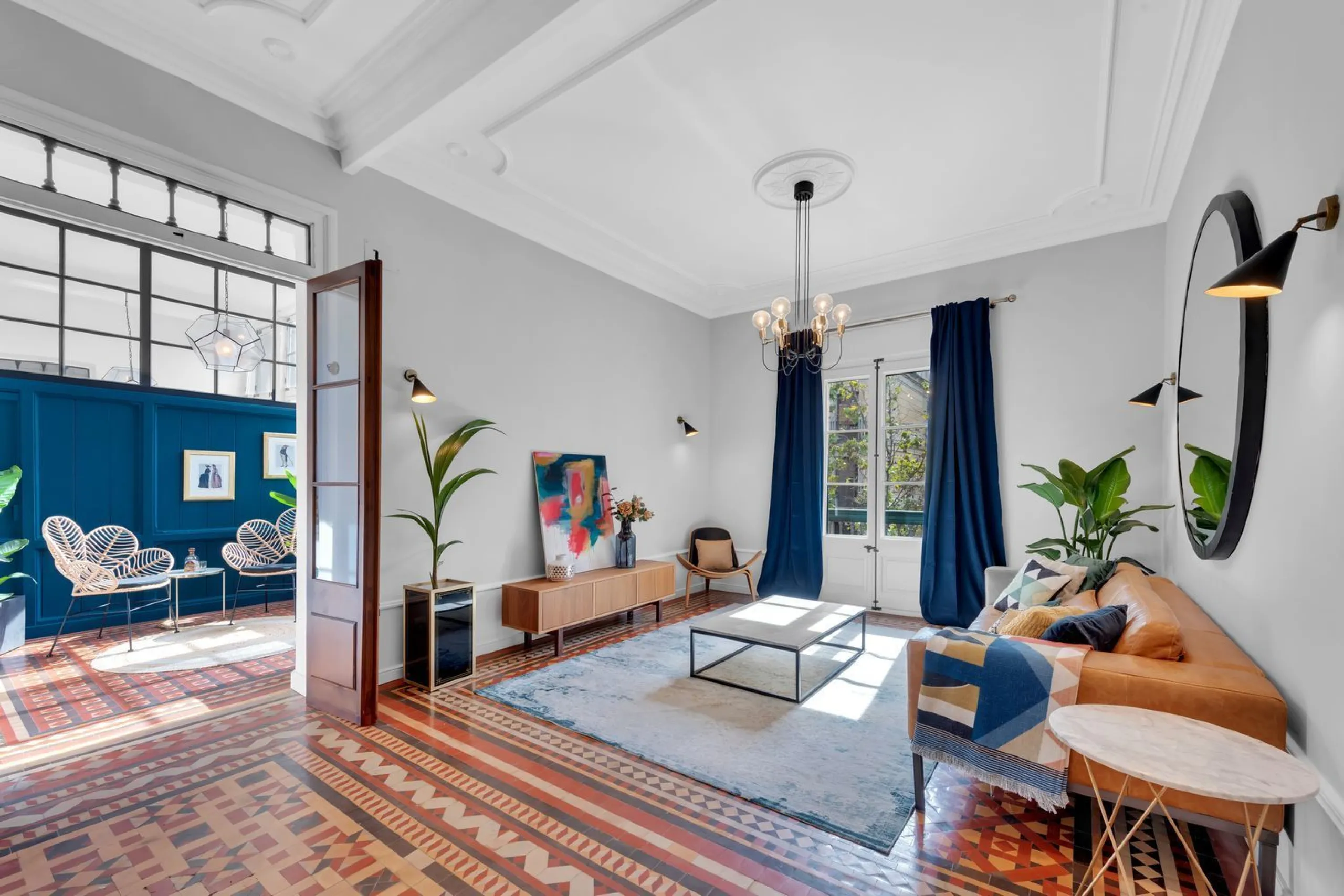 Renovierte Wohnung mit Galerie und hohen Decken nahe dem Triumphbogen, Barcelona