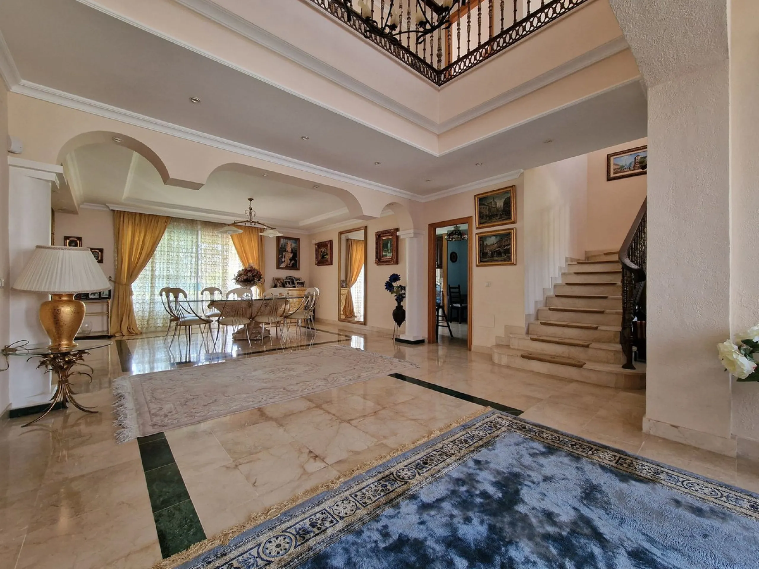 UNIQUE VILLA WITH FULL SIZE PRIVATE TENNIS COURT!
