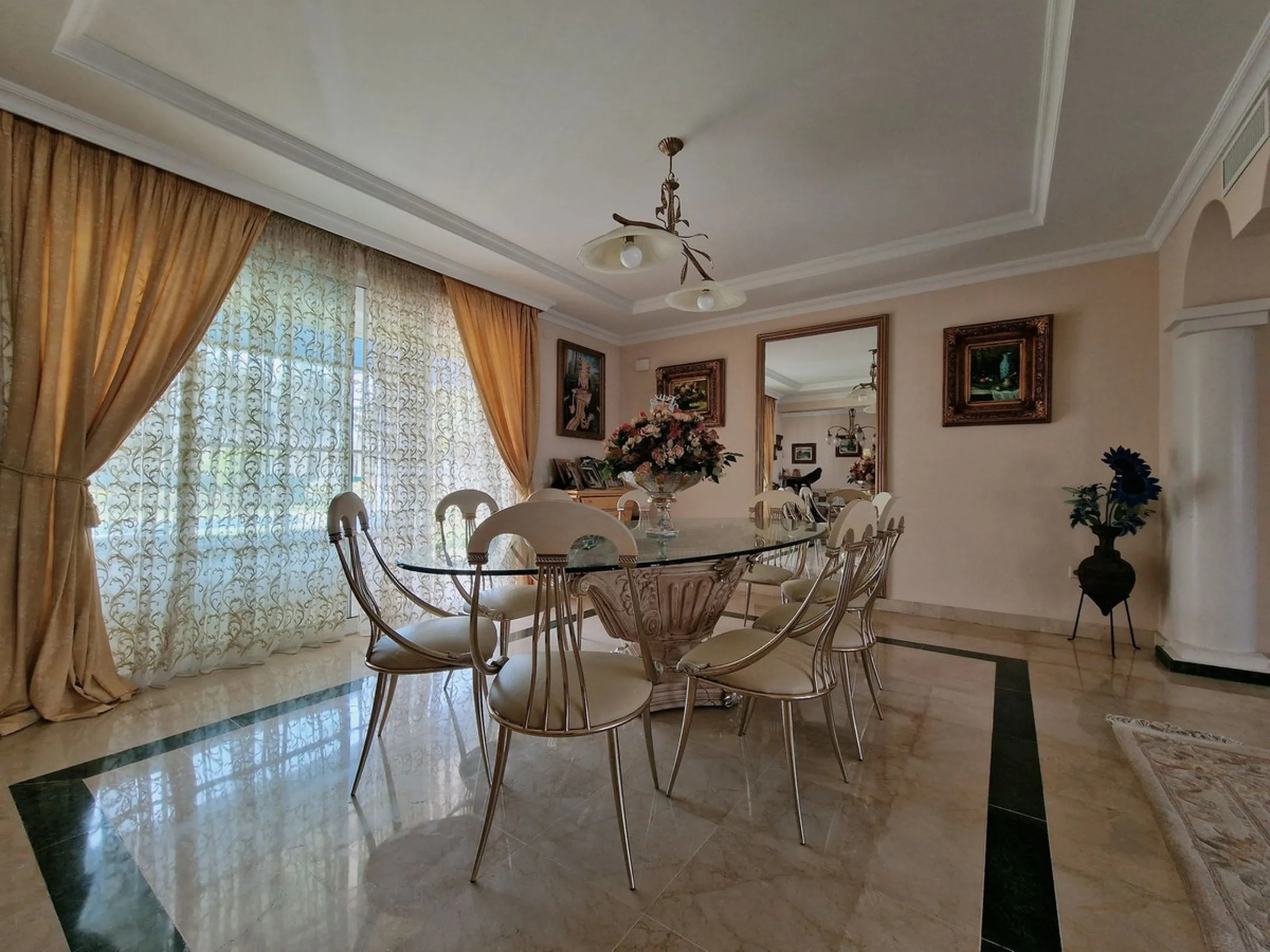 UNIQUE VILLA WITH FULL SIZE PRIVATE TENNIS COURT!