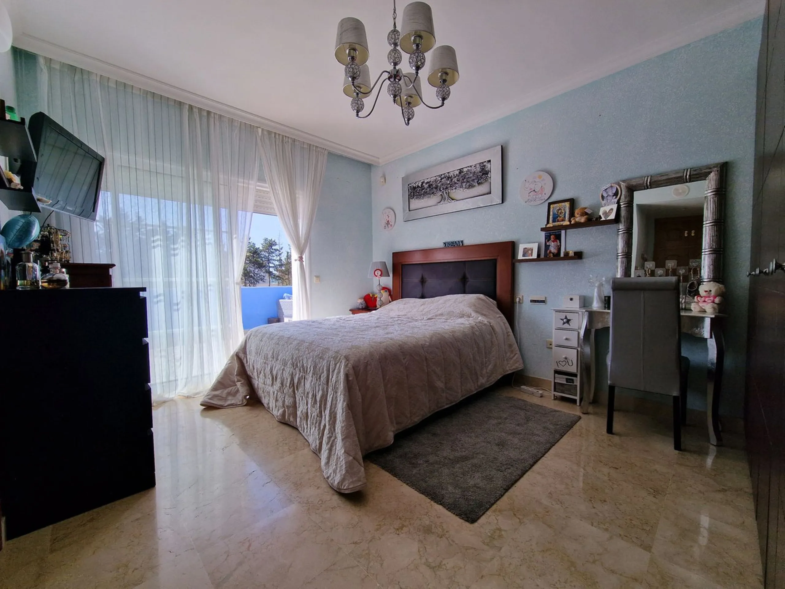 UNIQUE VILLA WITH FULL SIZE PRIVATE TENNIS COURT!