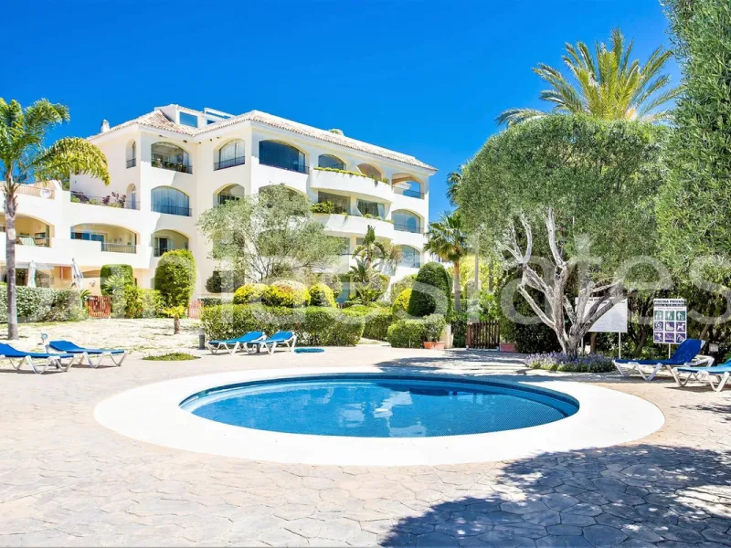 Luxury Duplex Penthouse for Sale in Bahia de Marbella – Exceptional Space, Luxury Fittings, and Unbeatable Location.