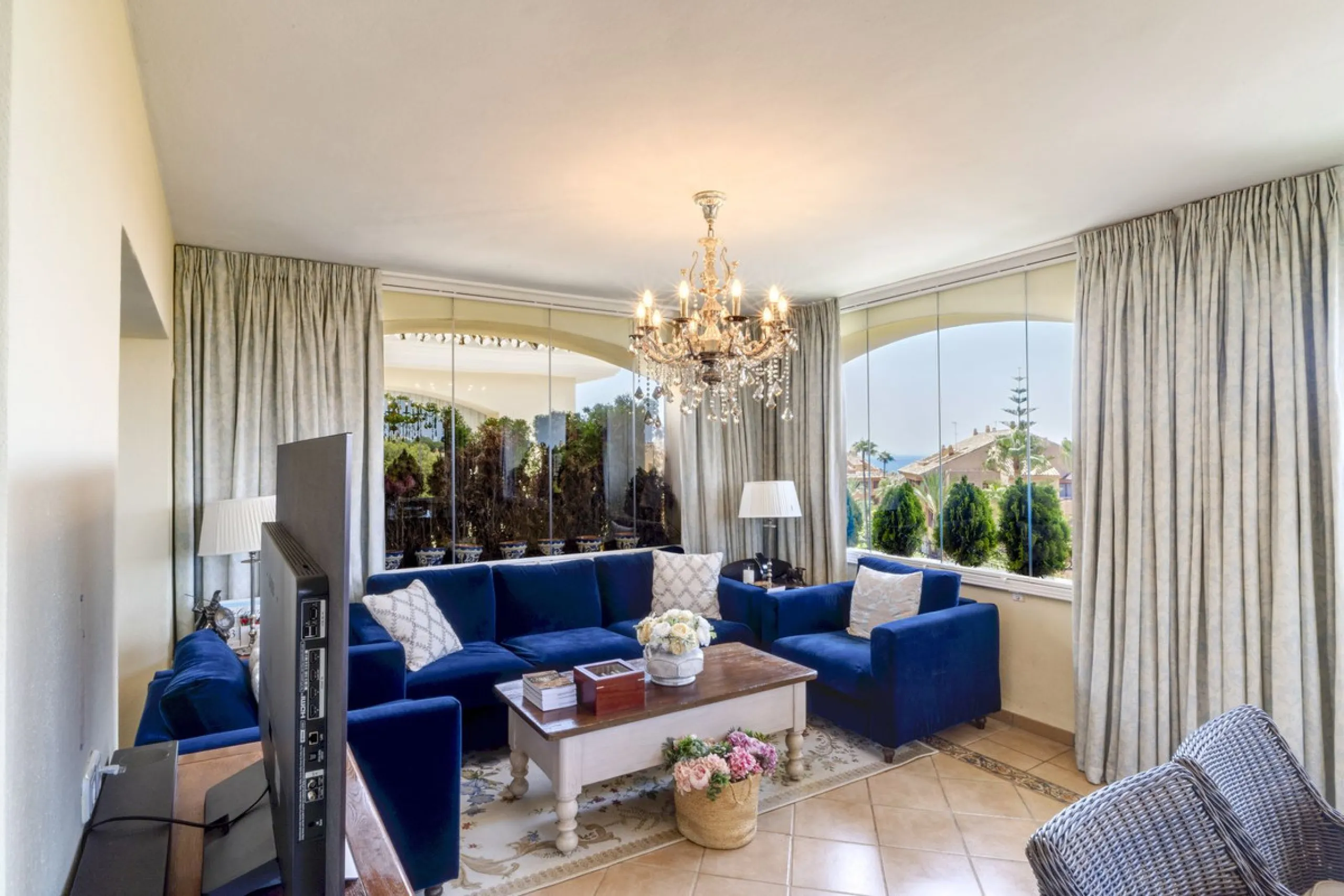 Luxury Duplex Penthouse for Sale in Bahia de Marbella – Exceptional Space, Luxury Fittings, and Unbeatable Location.