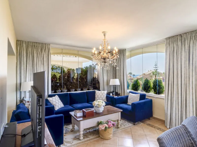 Luxury Duplex Penthouse for Sale in Bahia de Marbella – Exceptional Space, Luxury Fittings, and Unbeatable Location.