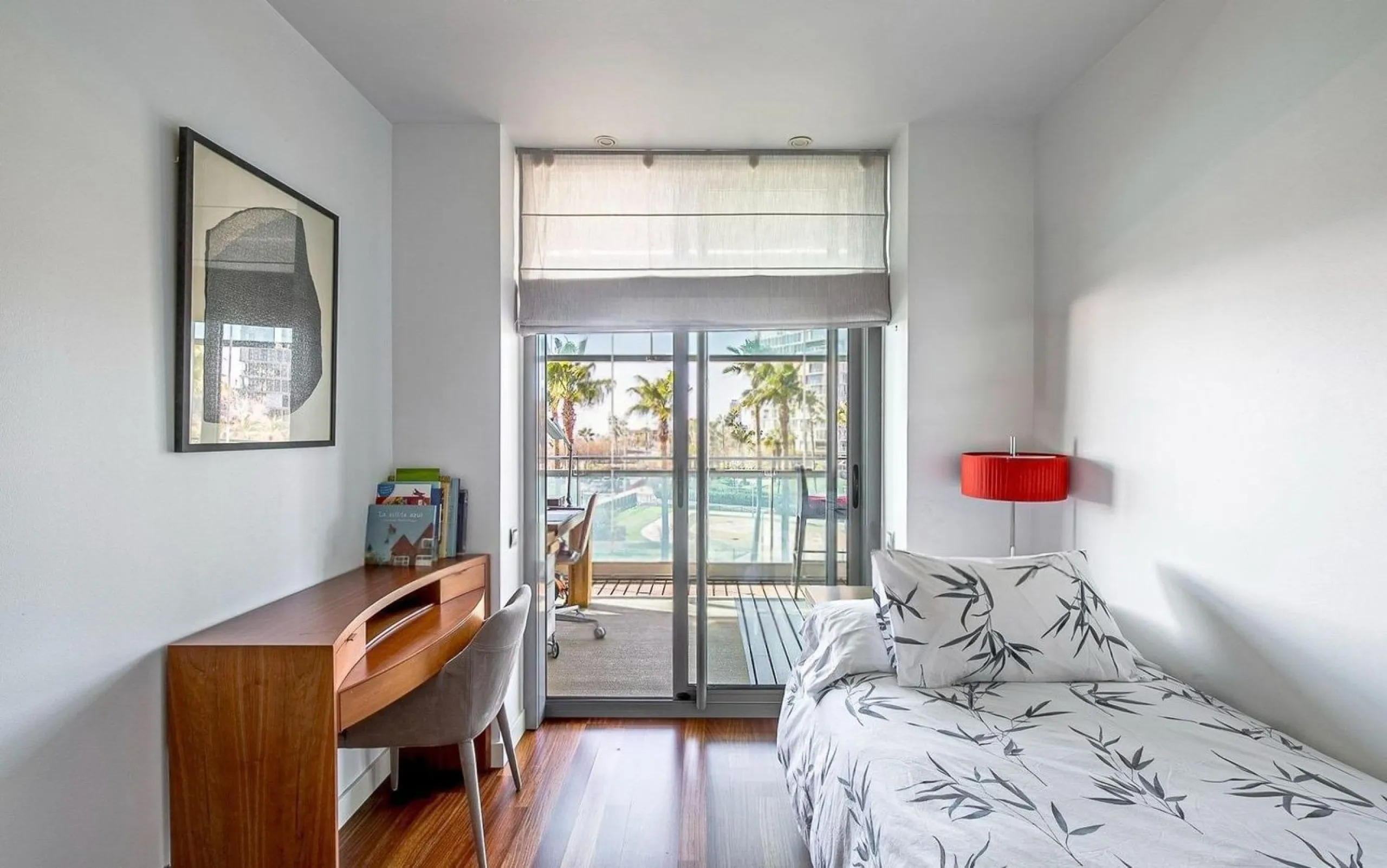 Exclusive beachfront apartment on Paseo García Faria, Barcelona