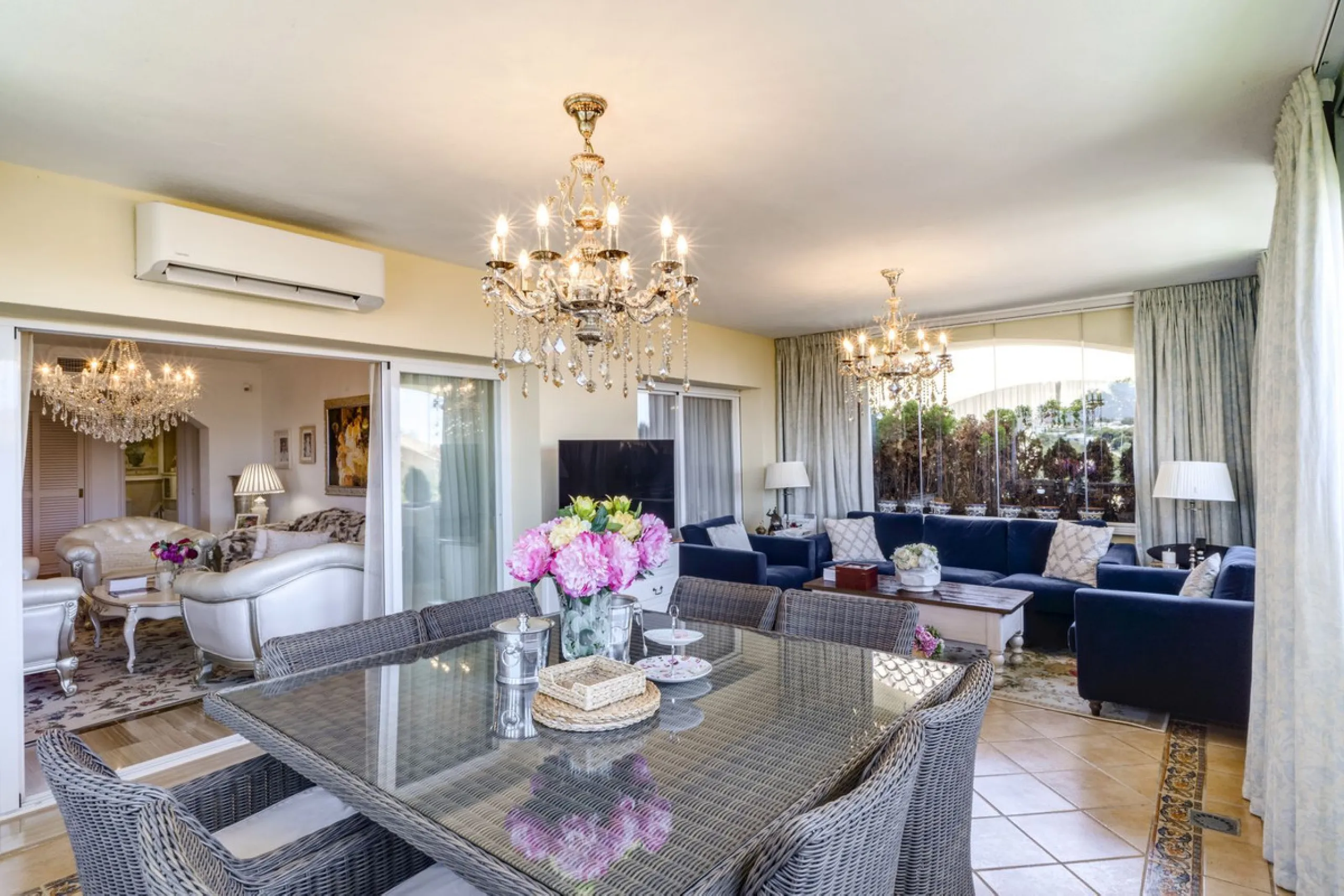 Luxury Duplex Penthouse for Sale in Bahia de Marbella – Exceptional Space, Luxury Fittings, and Unbeatable Location.