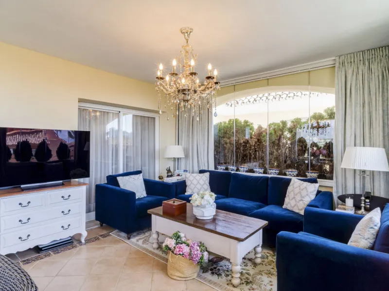 Luxury Duplex Penthouse for Sale in Bahia de Marbella – Exceptional Space, Luxury Fittings, and Unbeatable Location.