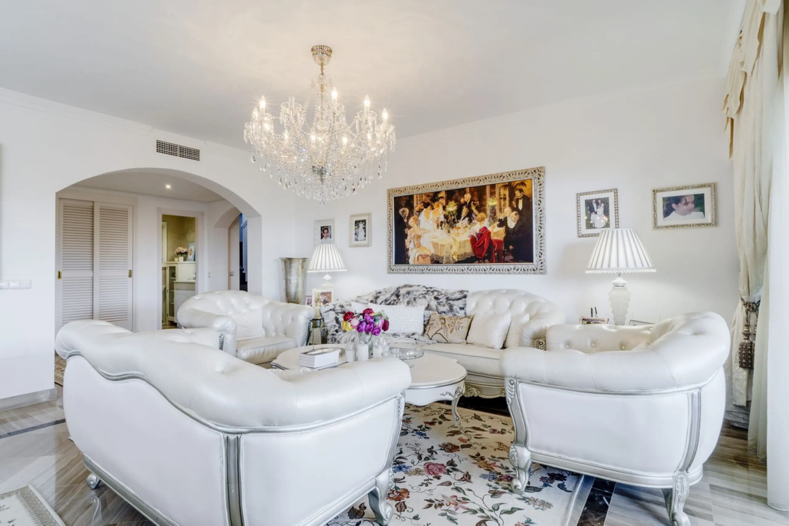 Luxury Duplex Penthouse for Sale in Bahia de Marbella – Exceptional Space, Luxury Fittings, and Unbeatable Location.