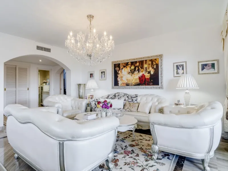 Luxury Duplex Penthouse for Sale in Bahia de Marbella – Exceptional Space, Luxury Fittings, and Unbeatable Location.