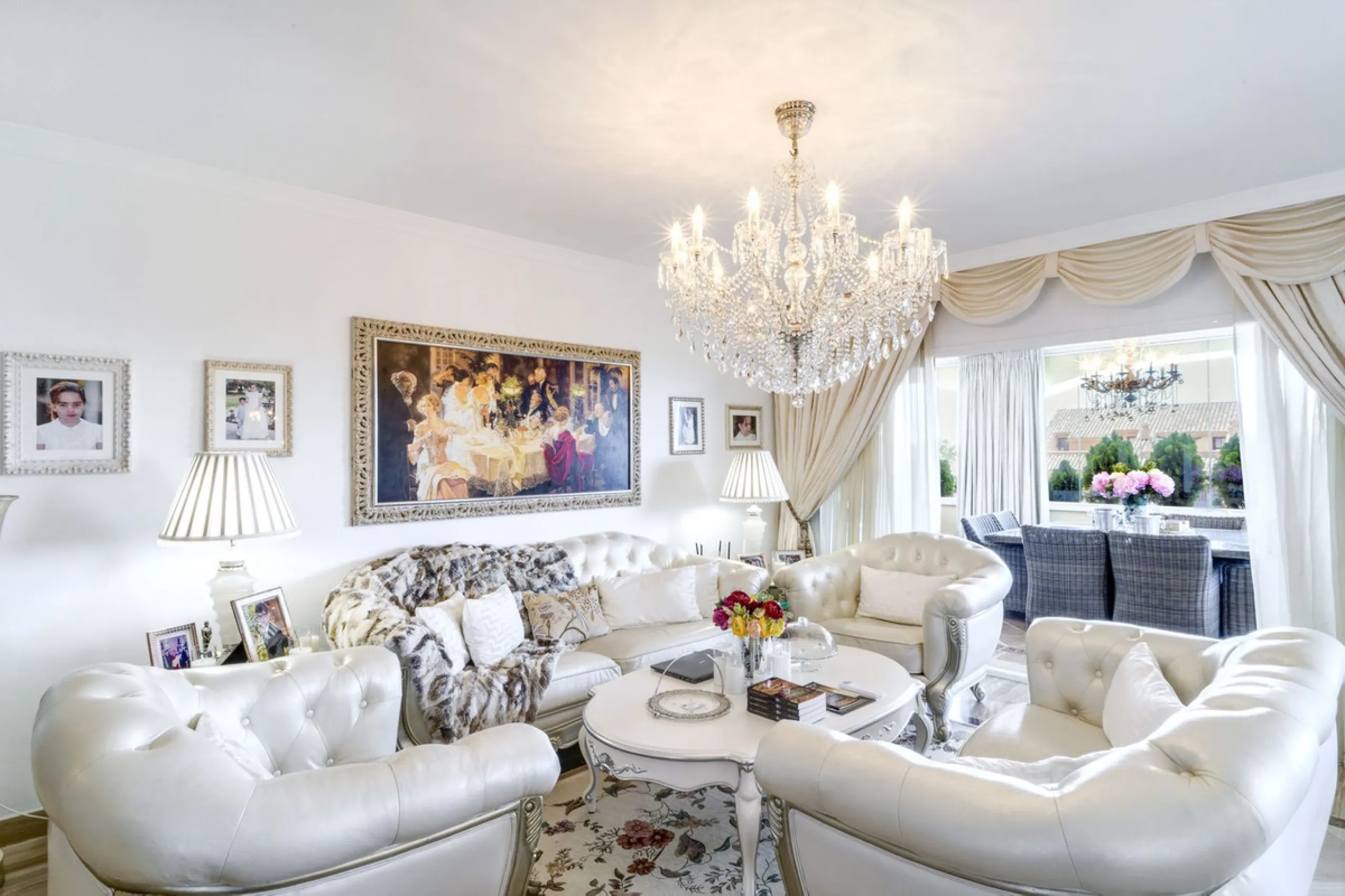 Luxury Duplex Penthouse for Sale in Bahia de Marbella – Exceptional Space, Luxury Fittings, and Unbeatable Location.