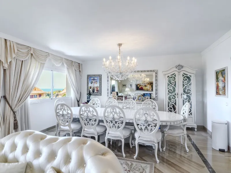 Luxury Duplex Penthouse for Sale in Bahia de Marbella – Exceptional Space, Luxury Fittings, and Unbeatable Location.
