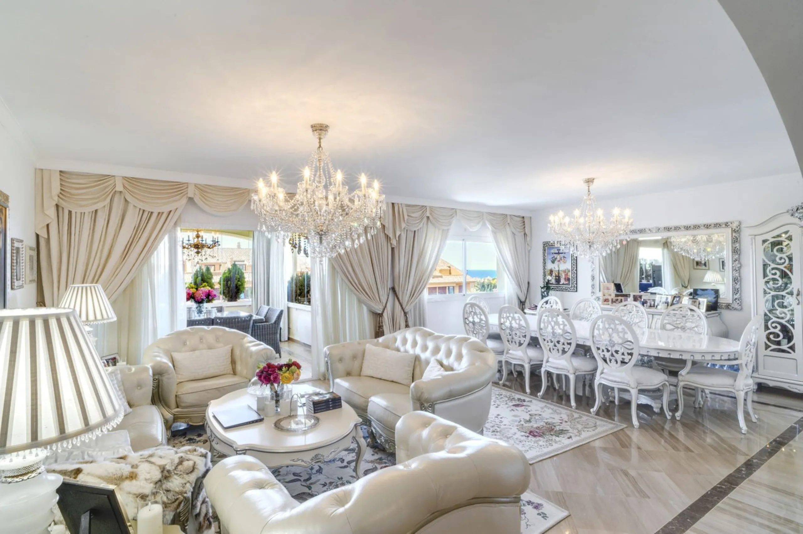Luxury Duplex Penthouse for Sale in Bahia de Marbella – Exceptional Space, Luxury Fittings, and Unbeatable Location.