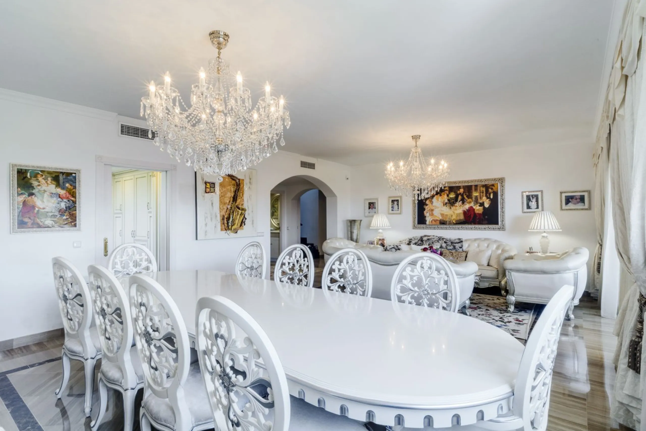 Luxury Duplex Penthouse for Sale in Bahia de Marbella – Exceptional Space, Luxury Fittings, and Unbeatable Location.