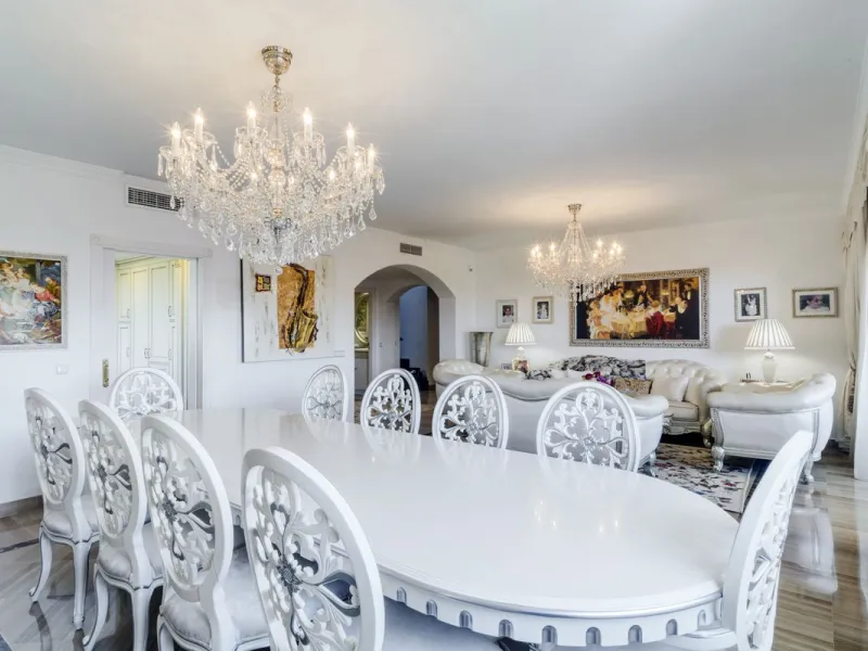 Luxury Duplex Penthouse for Sale in Bahia de Marbella – Exceptional Space, Luxury Fittings, and Unbeatable Location.