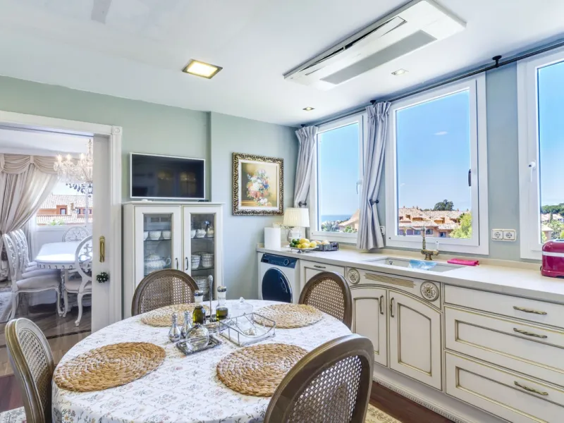 Luxury Duplex Penthouse for Sale in Bahia de Marbella – Exceptional Space, Luxury Fittings, and Unbeatable Location.