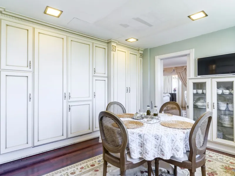 Luxury Duplex Penthouse for Sale in Bahia de Marbella – Exceptional Space, Luxury Fittings, and Unbeatable Location.