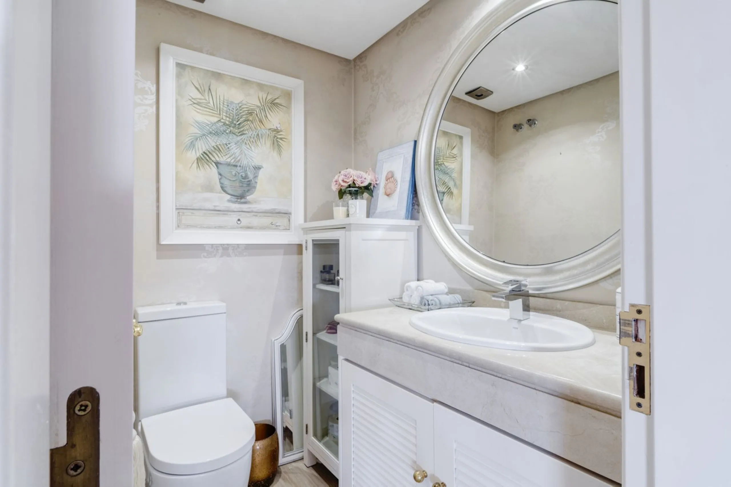 Luxury Duplex Penthouse for Sale in Bahia de Marbella – Exceptional Space, Luxury Fittings, and Unbeatable Location.