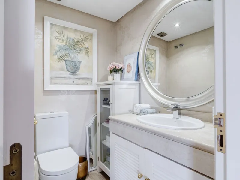 Luxury Duplex Penthouse for Sale in Bahia de Marbella – Exceptional Space, Luxury Fittings, and Unbeatable Location.