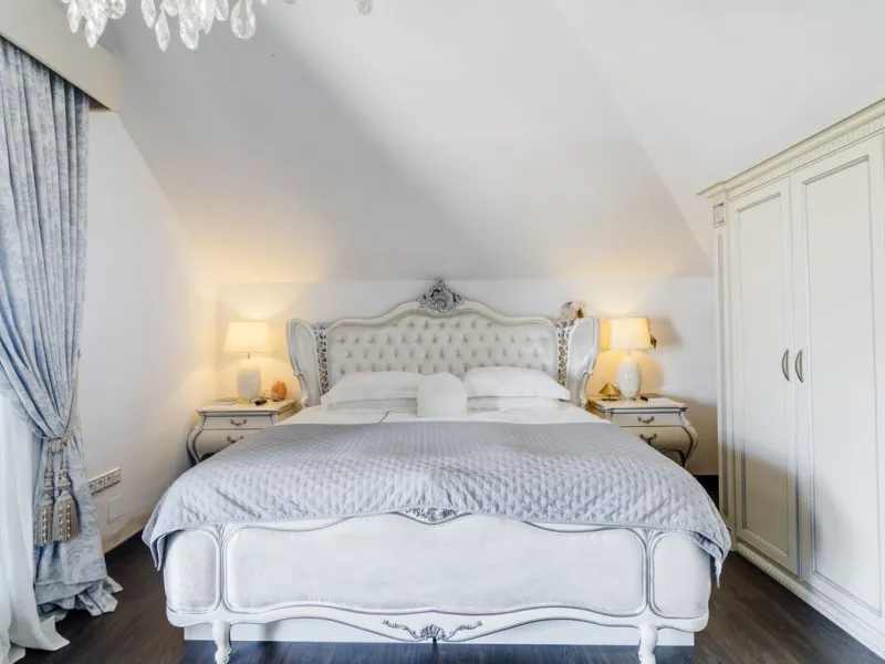 Luxury Duplex Penthouse for Sale in Bahia de Marbella – Exceptional Space, Luxury Fittings, and Unbeatable Location.