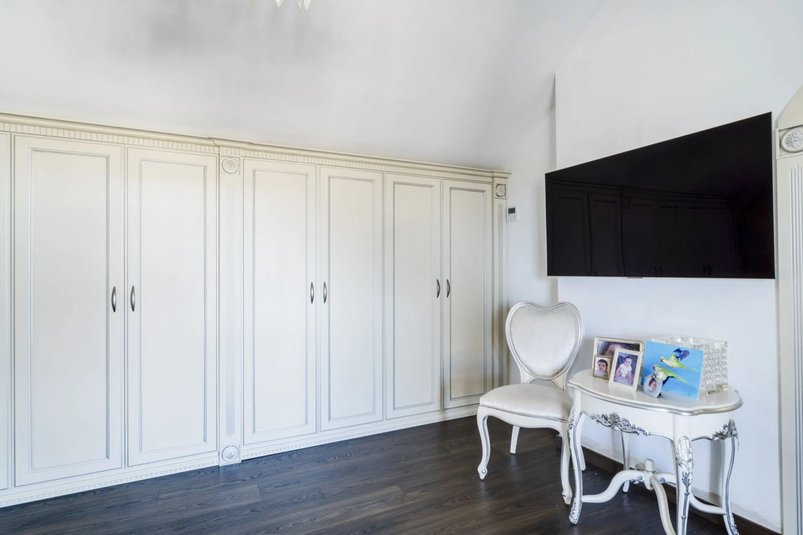 Luxury Duplex Penthouse for Sale in Bahia de Marbella – Exceptional Space, Luxury Fittings, and Unbeatable Location.