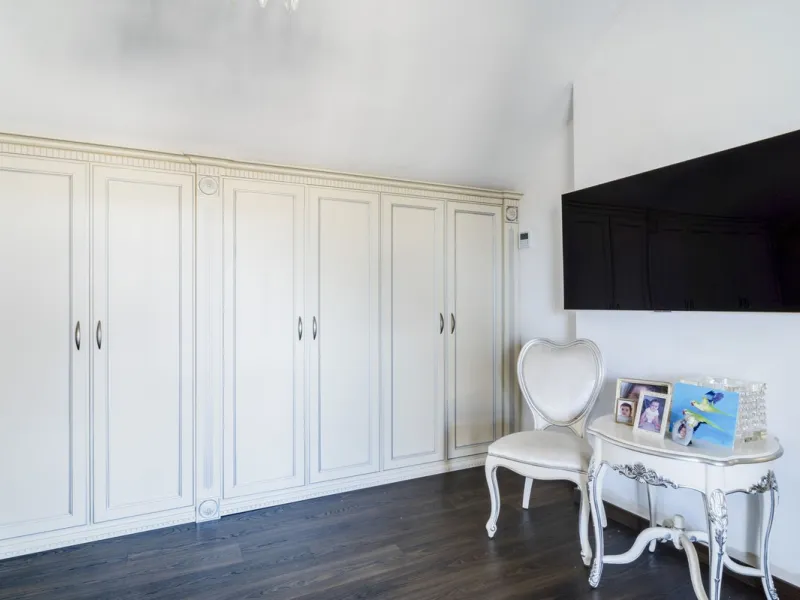 Luxury Duplex Penthouse for Sale in Bahia de Marbella – Exceptional Space, Luxury Fittings, and Unbeatable Location.