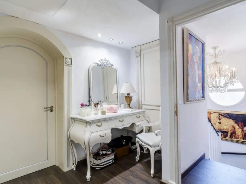 Luxury Duplex Penthouse for Sale in Bahia de Marbella – Exceptional Space, Luxury Fittings, and Unbeatable Location.
