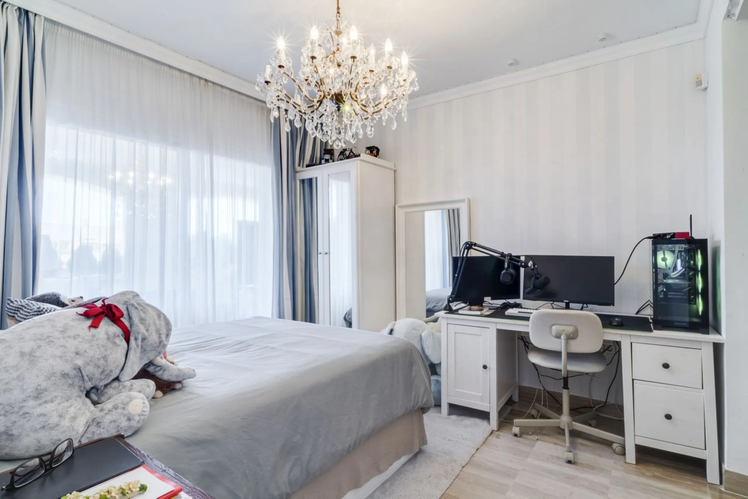 Luxury Duplex Penthouse for Sale in Bahia de Marbella – Exceptional Space, Luxury Fittings, and Unbeatable Location.